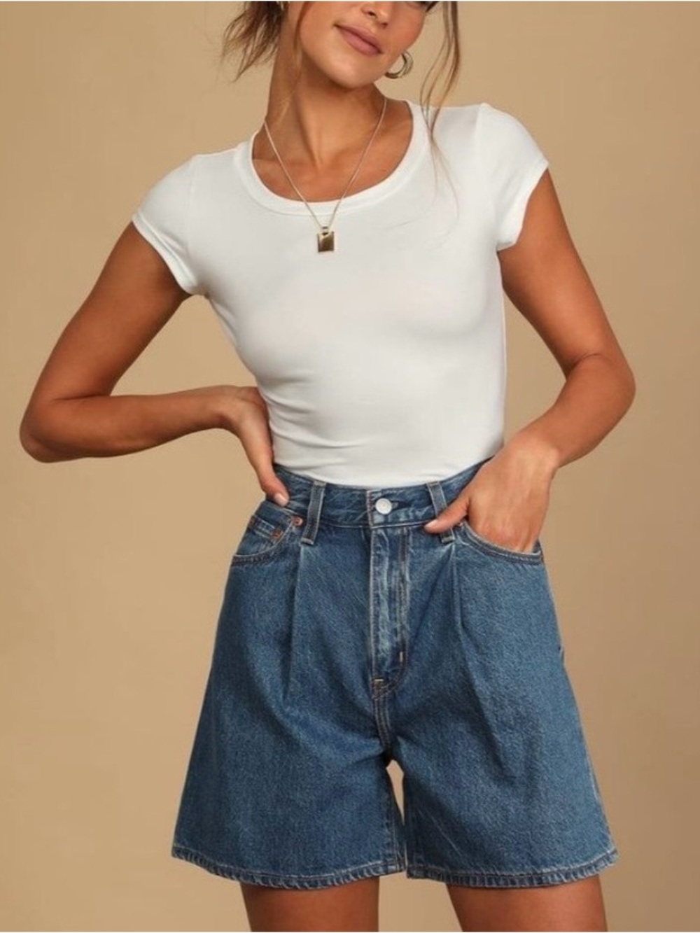 Levi’s Ribcage Pleated High Rise Denim Shorts Medium Wash Size 24